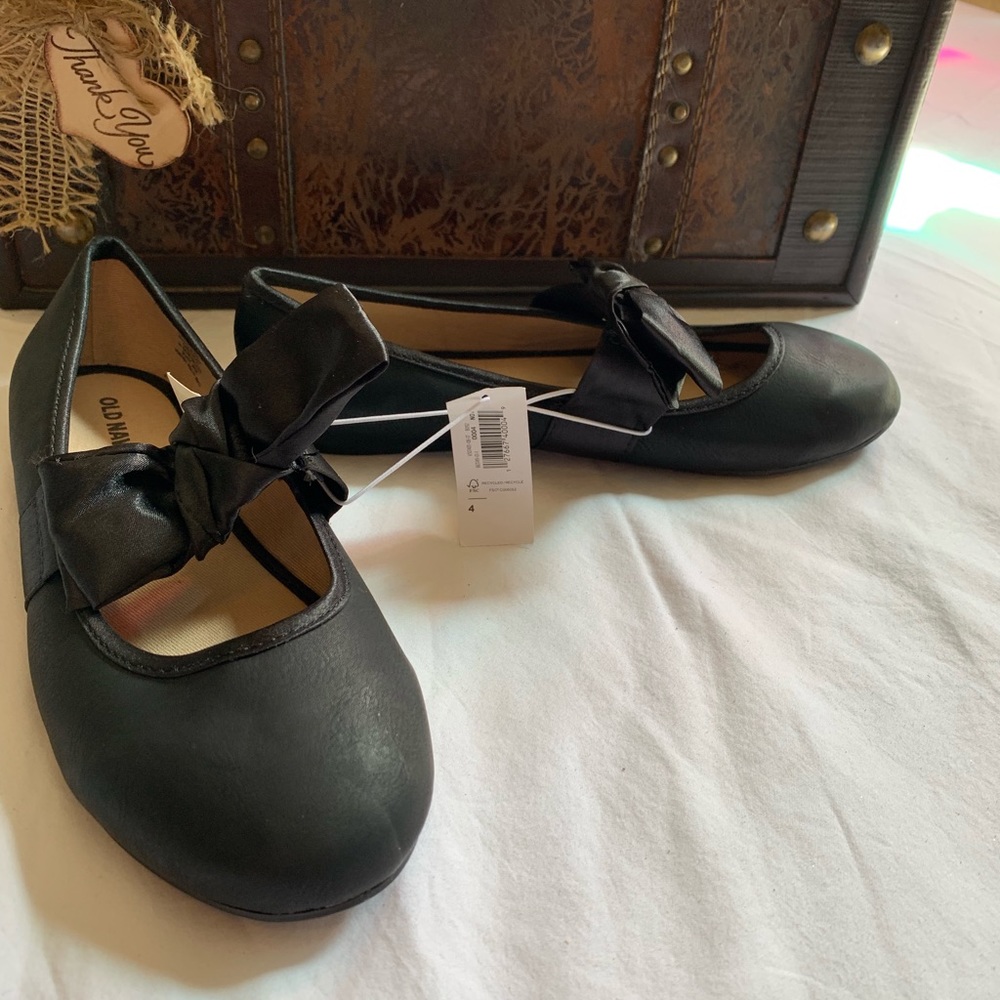 Old Navy NWT girls size 4 flats with satin bow
